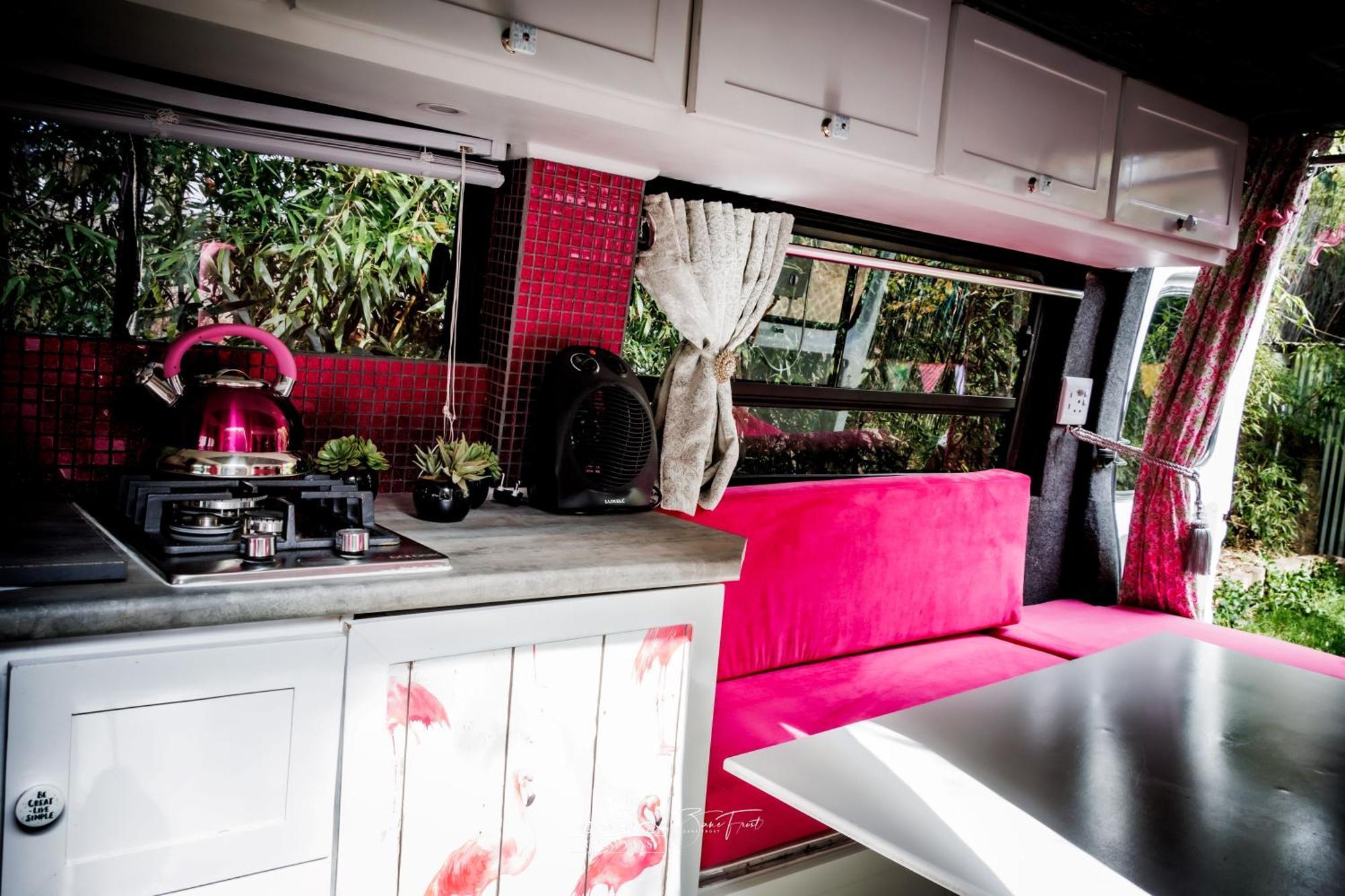 Gypsy Wagons And Vans, クラレンス 部屋 写真