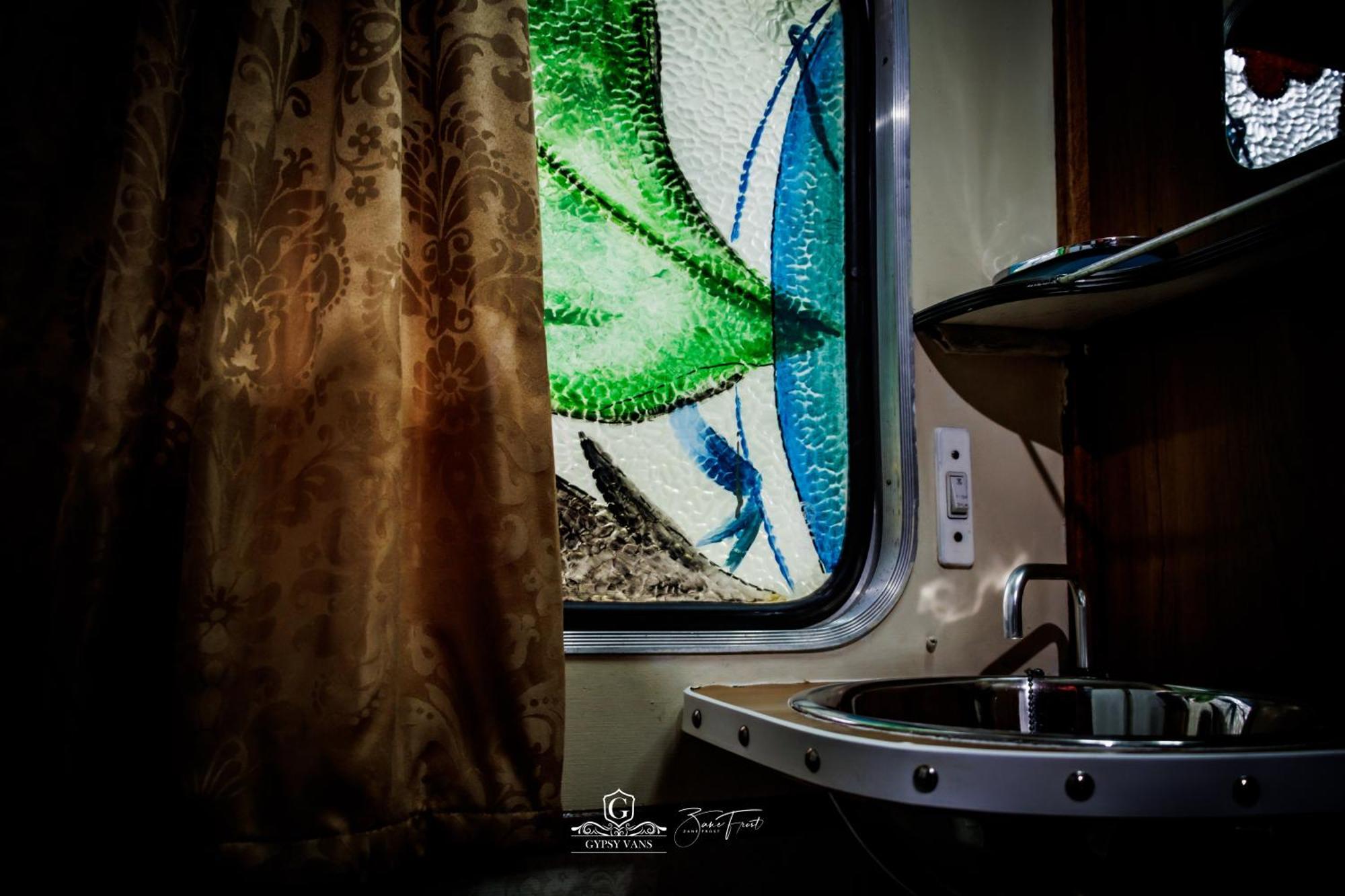 Gypsy Wagons And Vans, クラレンス 部屋 写真