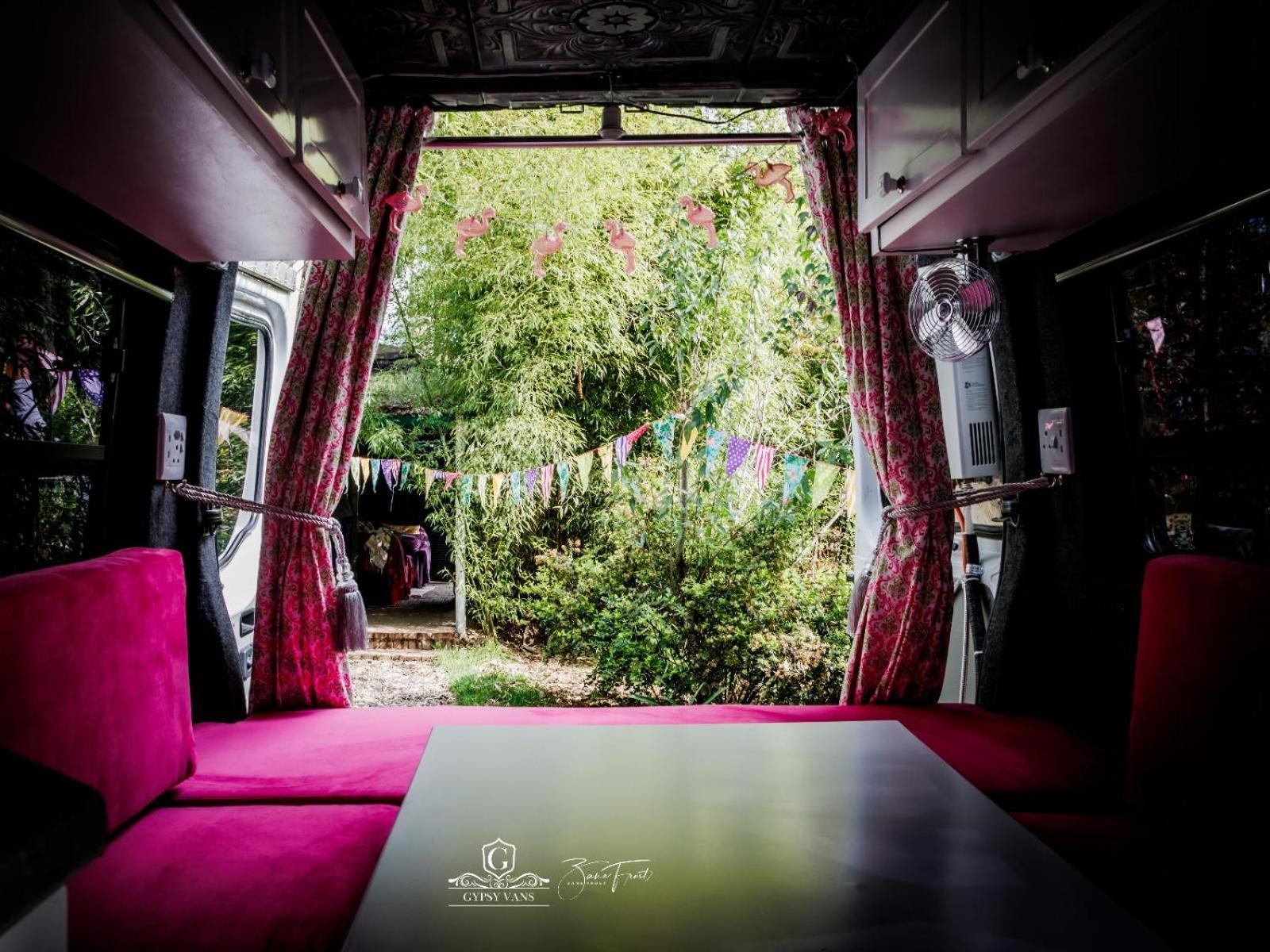 Gypsy Wagons And Vans, クラレンス 部屋 写真